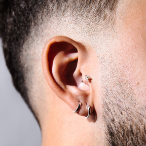 Piercing Masculino em Prata 925 - Seta Cravejada